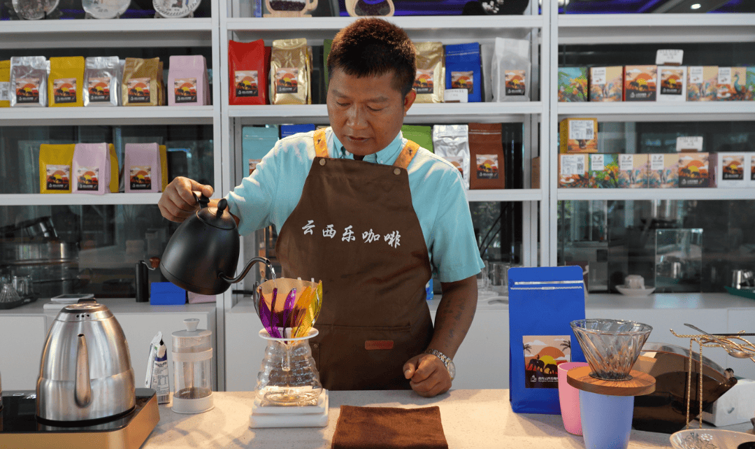 时】一杯咖啡煮出边疆振兴新图景不朽情缘游戏网站【乡村振兴进行(图4)