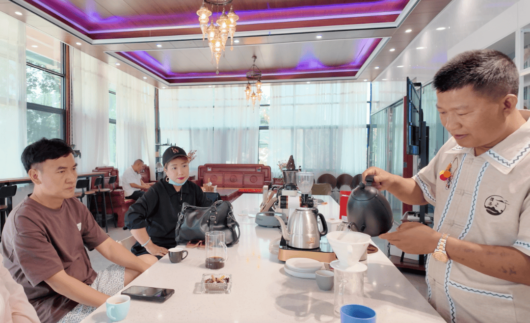 时】一杯咖啡煮出边疆振兴新图景不朽情缘游戏网站【乡村振兴进行(图7)
